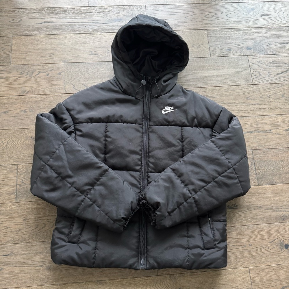 🖤Nike Sportswear Classic Puffer
Women's Therma-FIT Loose Hooded Jacket
Size: XS
